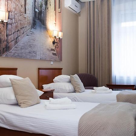 Hotel Wenecki Czestochowa Exterior photo